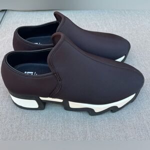 IRI Wes Black Outline low top sneakers, legendary wavy outsole, brand new, 7.5